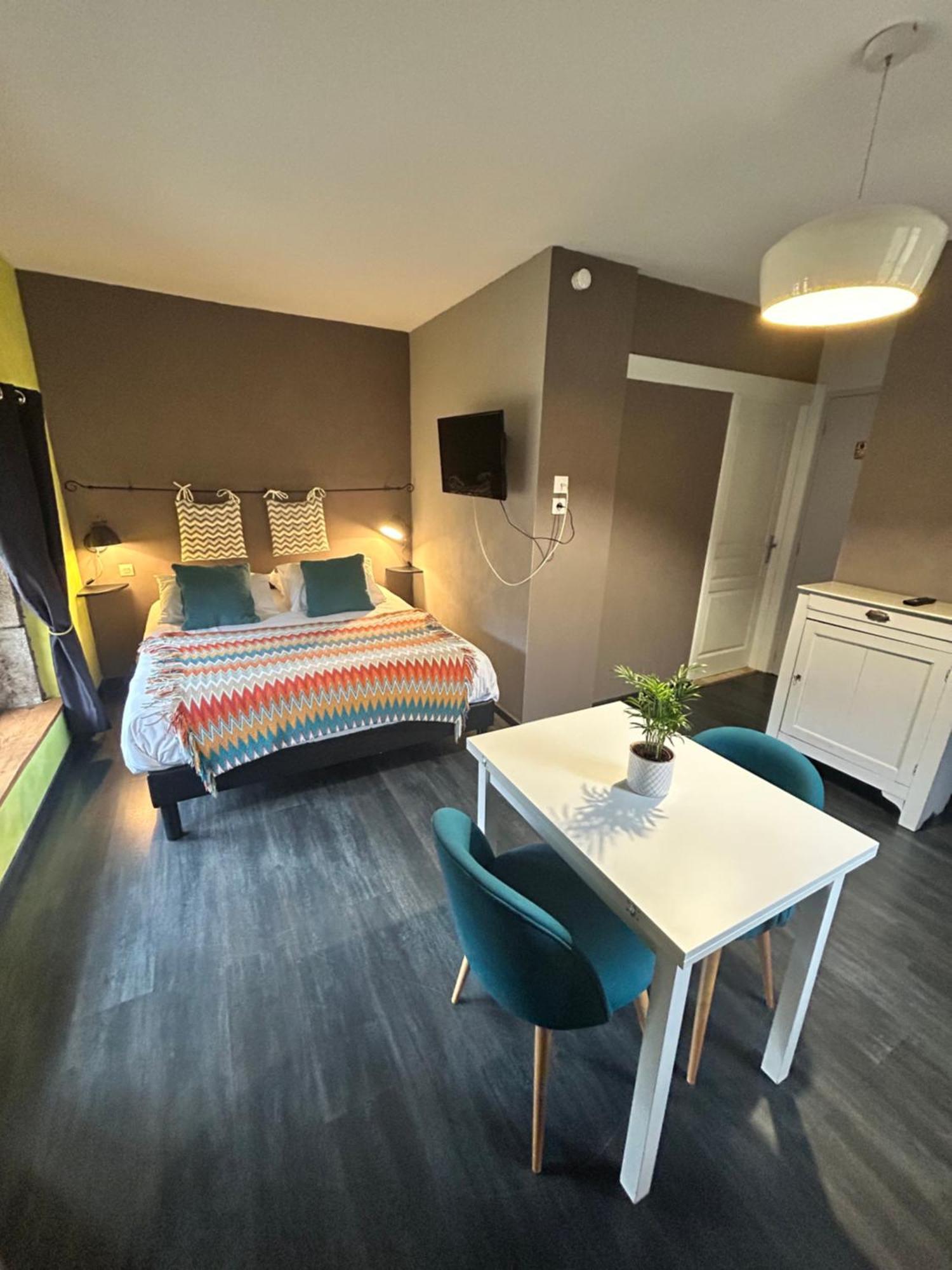 Bed and Breakfast Le D'Tour Gourmand Toulouse-le-Chateau Zewnętrze zdjęcie